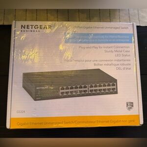 NETGEAR black 24-Port Gigabit Ethernet Unmanaged Switch NIB MSRP $110